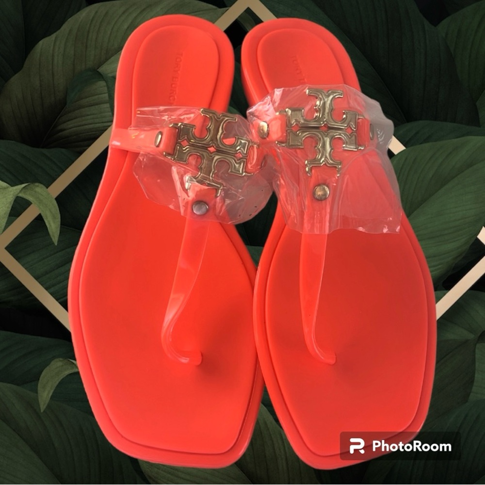 Tory Burch sandals size 7 salmon color and gold logo